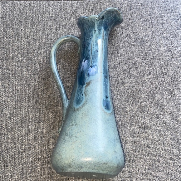 Mid century vase/pitcher blue shades drip glaze T5 - Picture 1 of 7